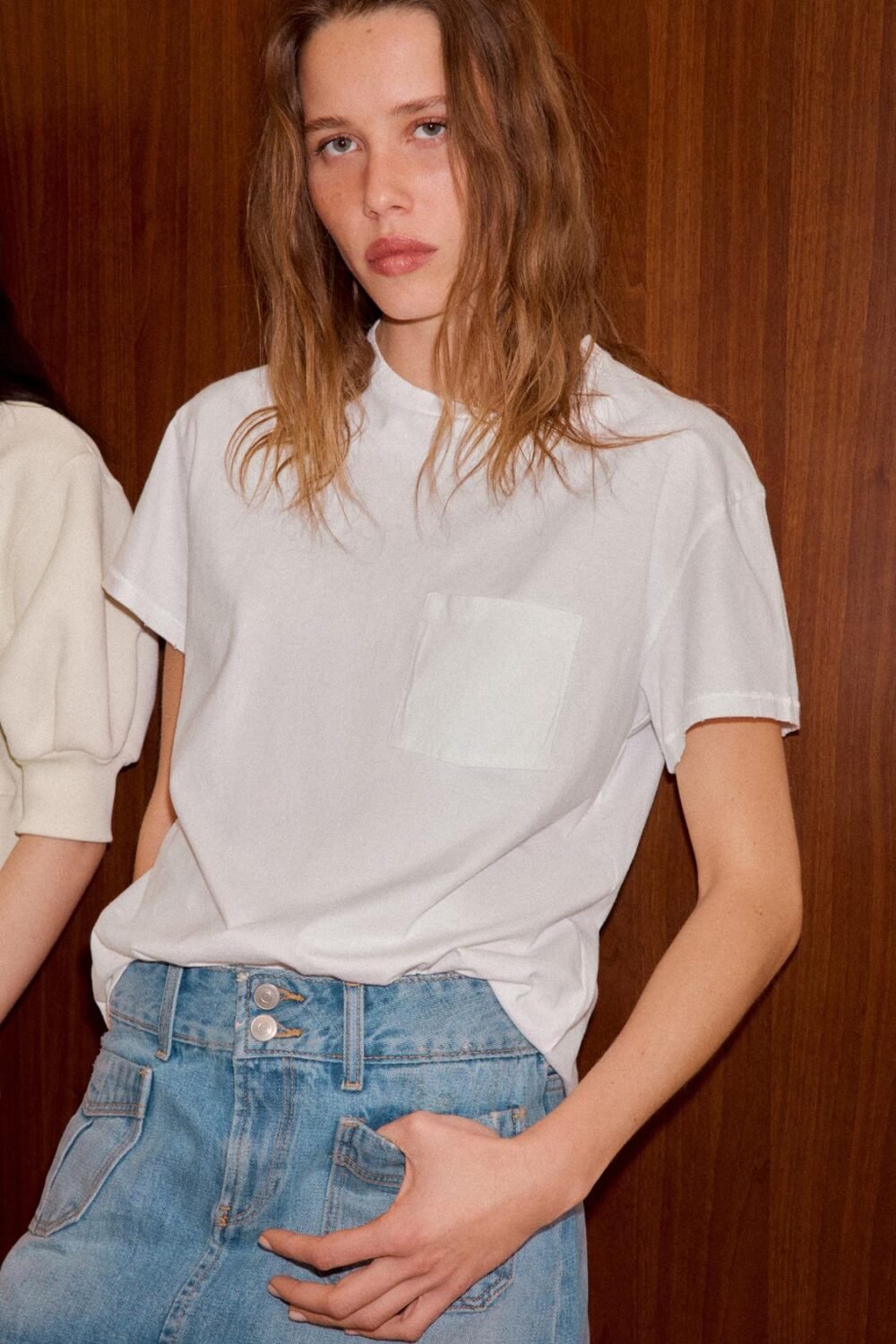 تي شيرت ابيض